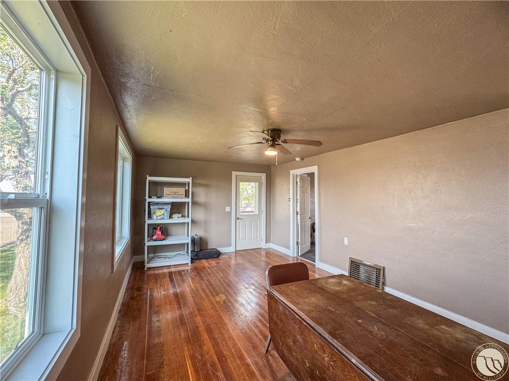 403 Lake Street Property Photo 5