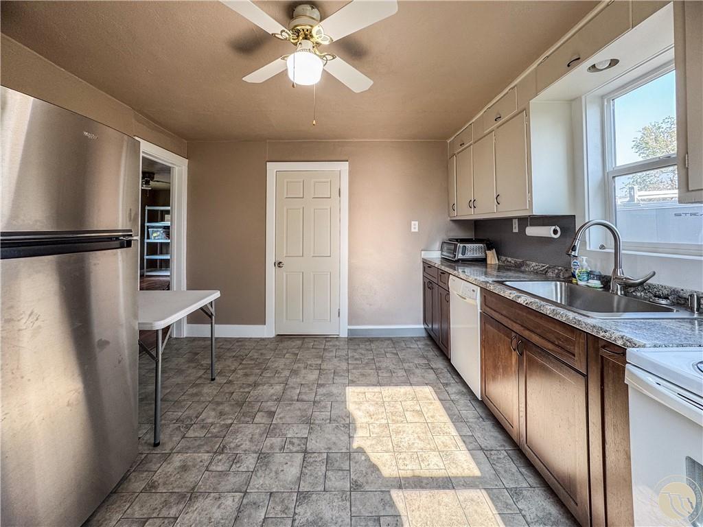 403 Lake Street Property Photo 8