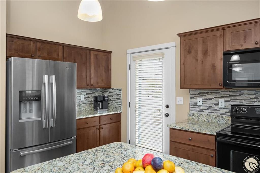 5828 Red Berry Property Photo 7