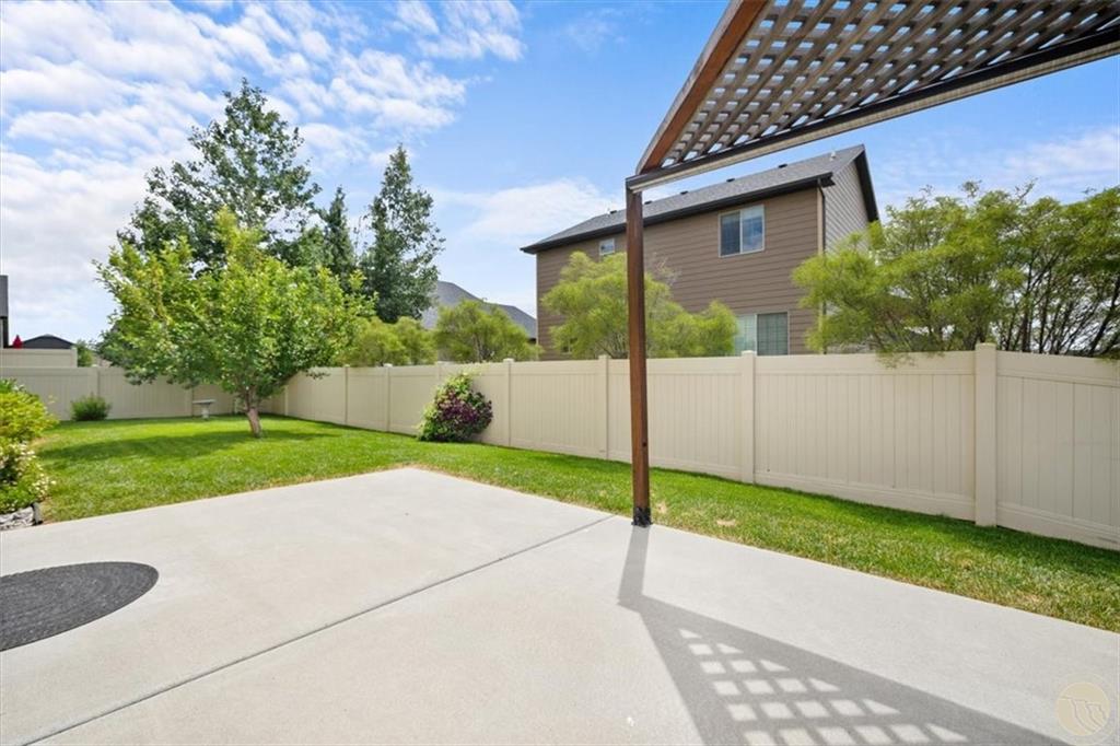 5828 Red Berry Property Photo 20