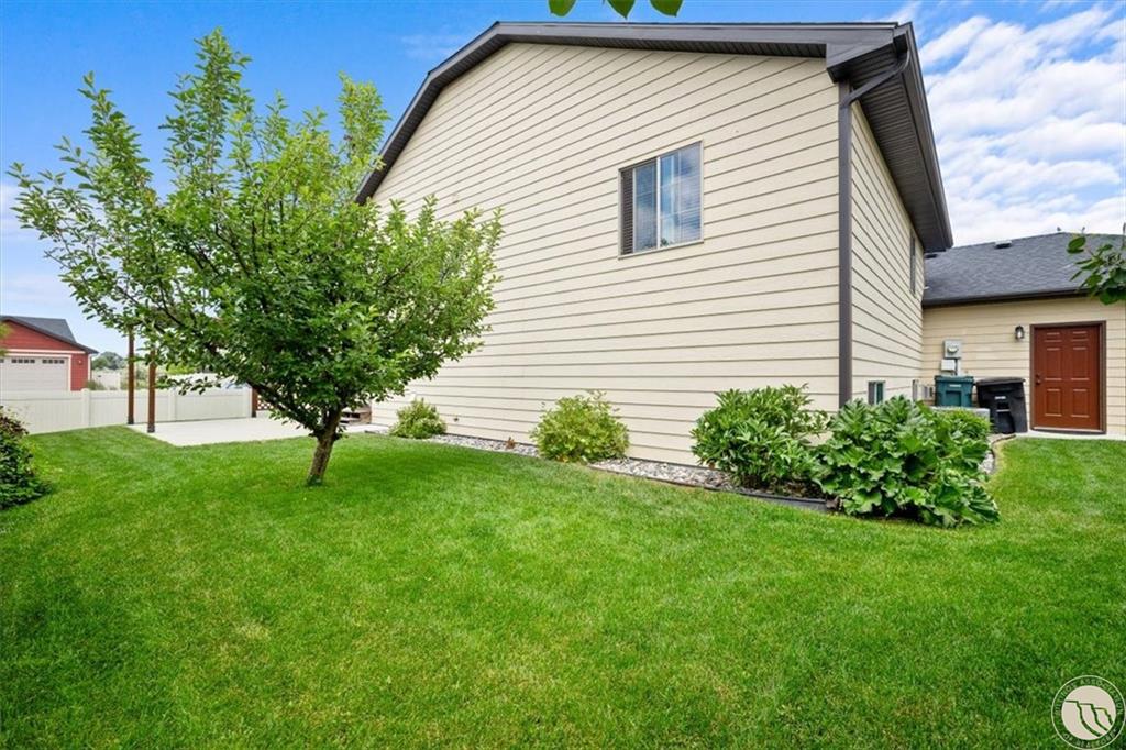 5828 Red Berry Property Photo 22