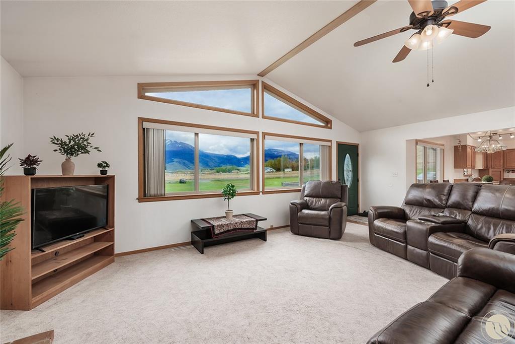 3 Cascade Lane Property Photo 4