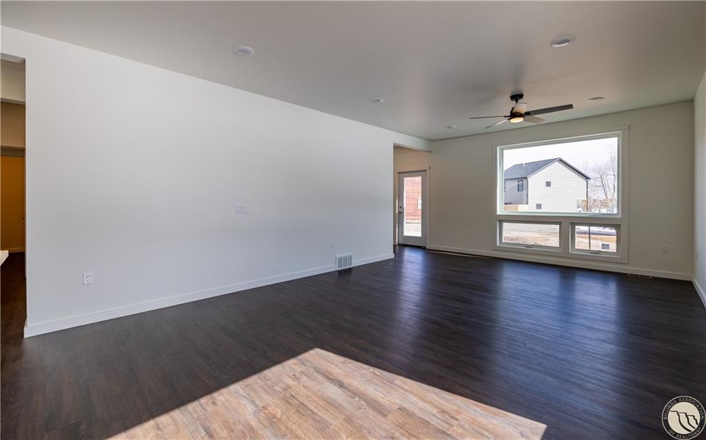 2 Rocky Mountain Way Property Photo 5