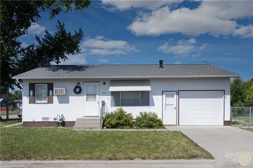 204 N Lewis Avenue Property Photo 2