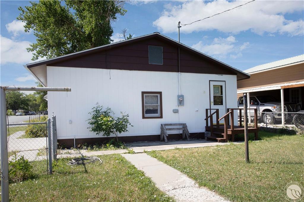 204 N Lewis Avenue Property Photo 5