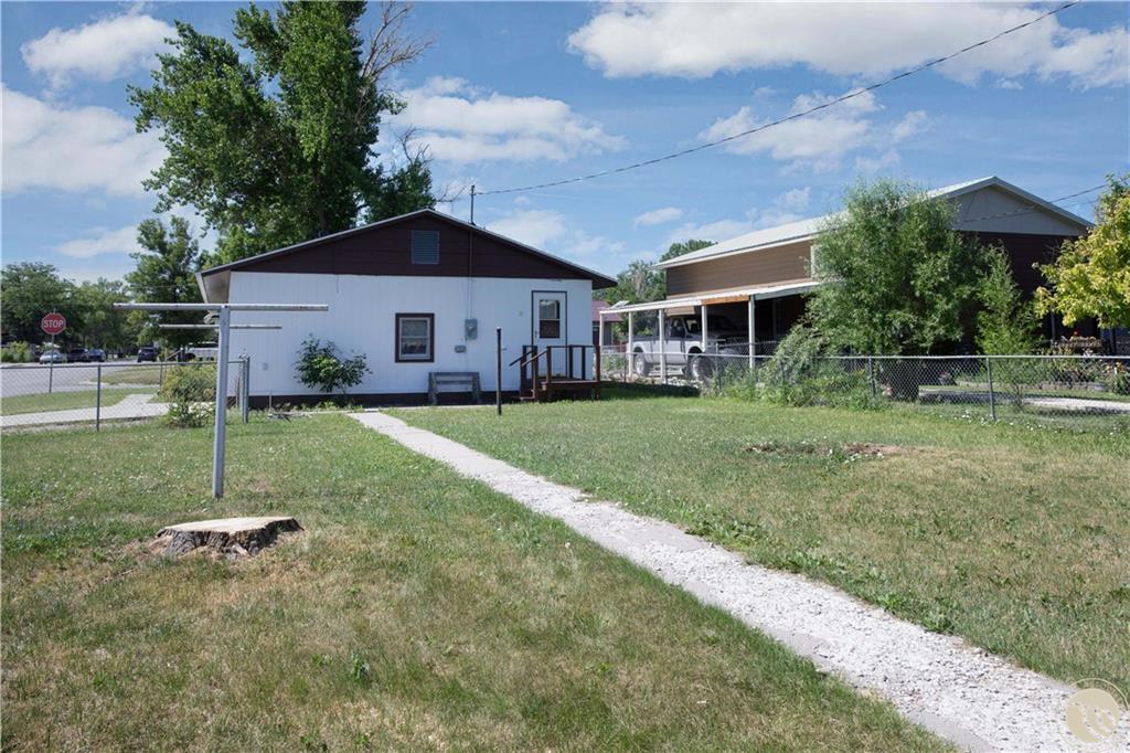 204 N Lewis Avenue Property Photo 9