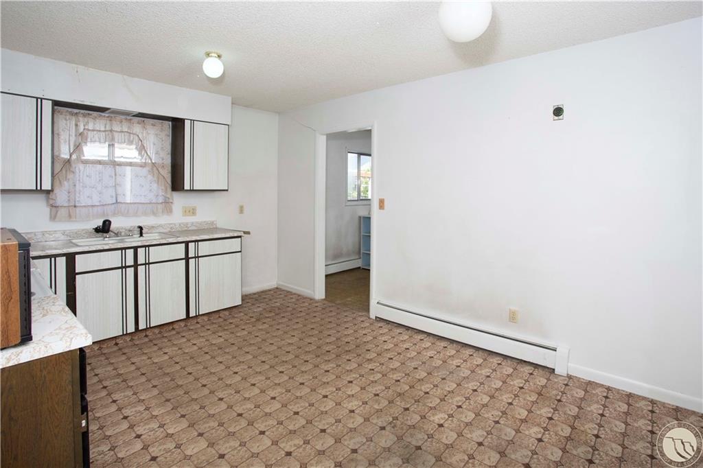204 N Lewis Avenue Property Photo 12