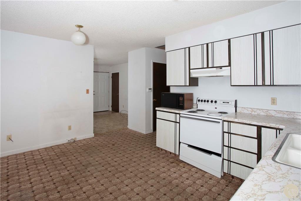 204 N Lewis Avenue Property Photo 14