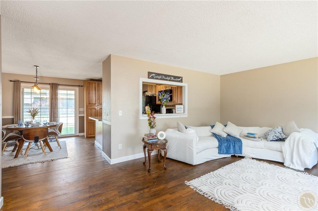2214 Monad Road Property Photo 5