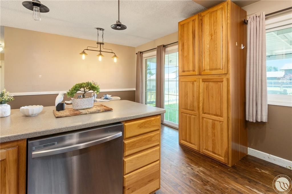 2214 Monad Road Property Photo 11