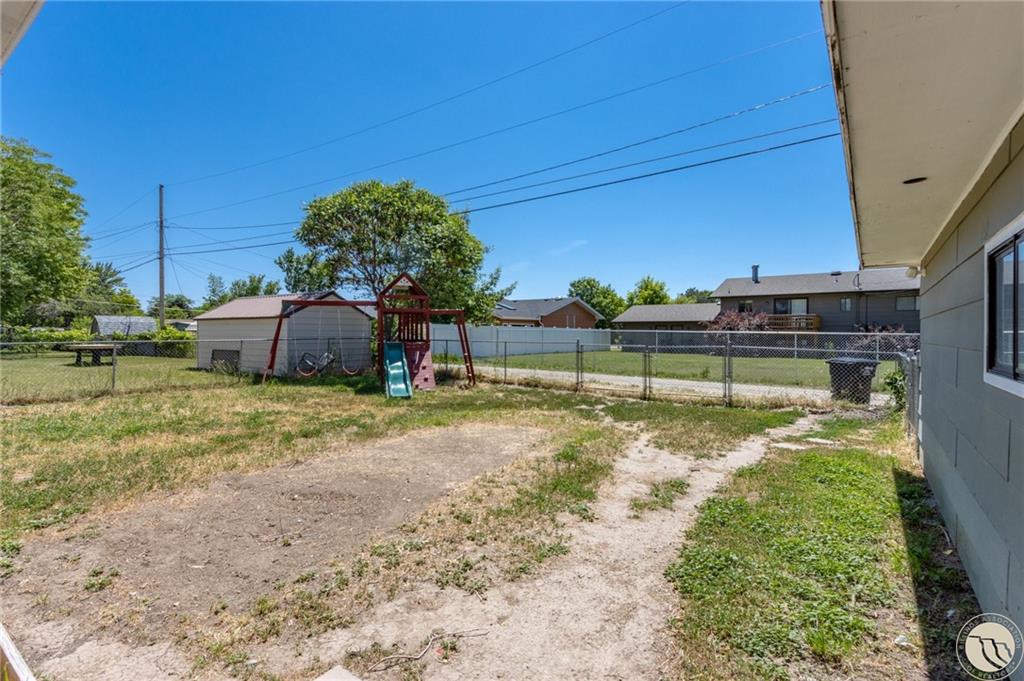 2214 Monad Road Property Photo 33