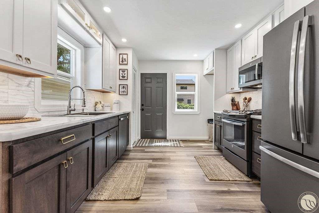 1508 Lewis Property Photo 9