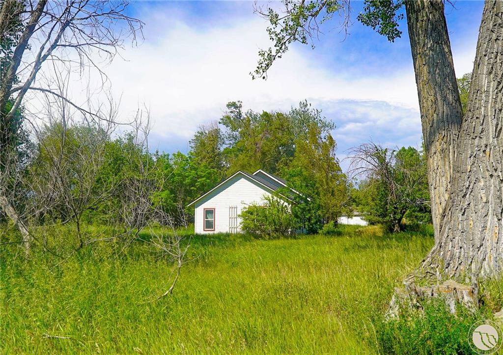 51 Brown Lane Property Photo 2
