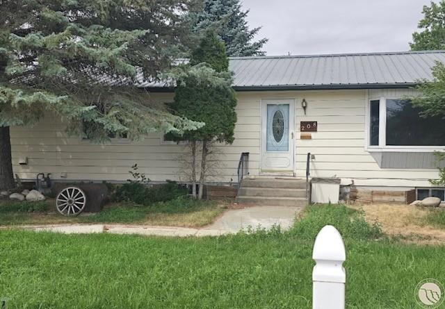 208 S F Street Property Photo 1