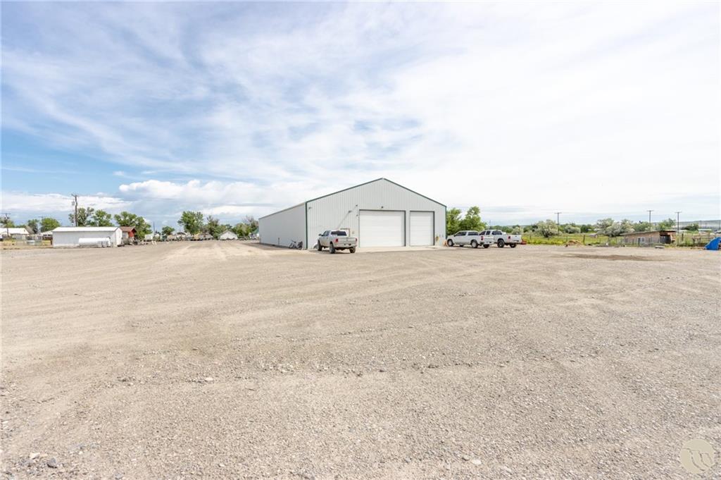 225 5th Street Property Photo 2