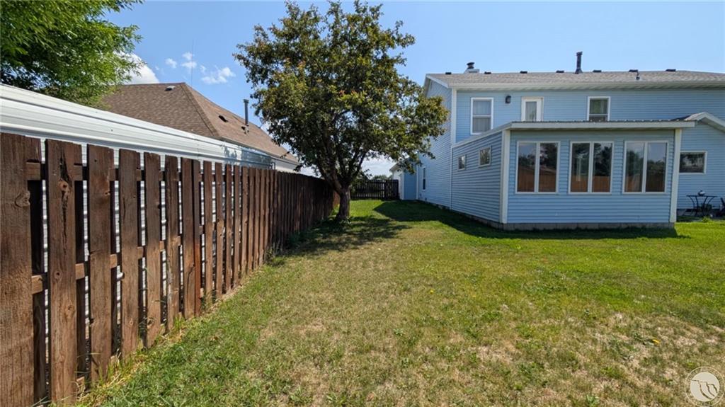 449 12th Property Photo 8