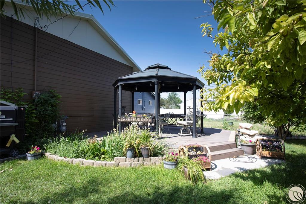 805 2nd Property Photo 7