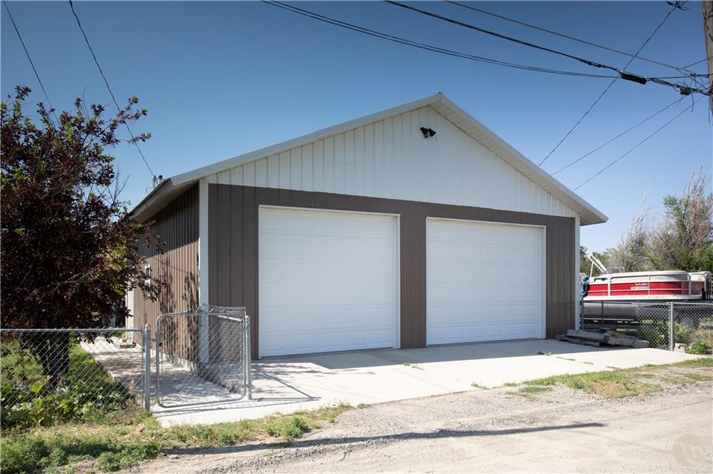 805 2nd Property Photo 10