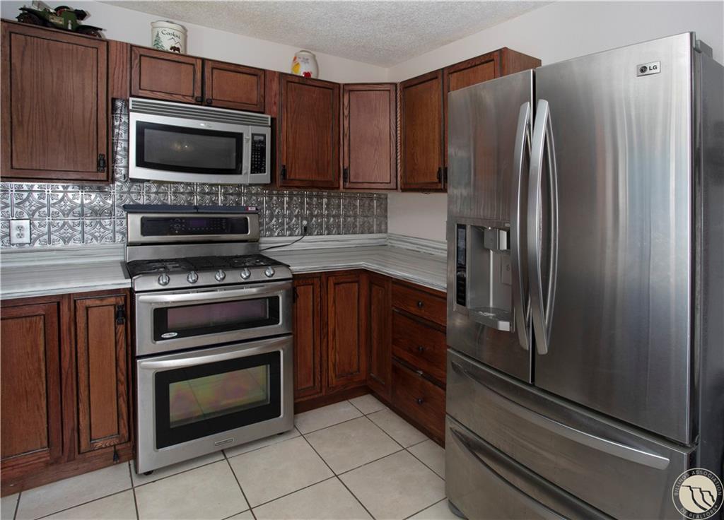 805 2nd Property Photo 13