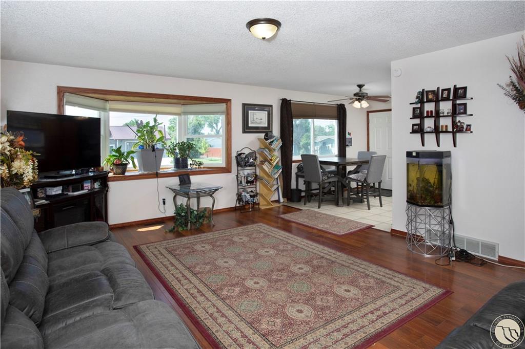 805 2nd Property Photo 15