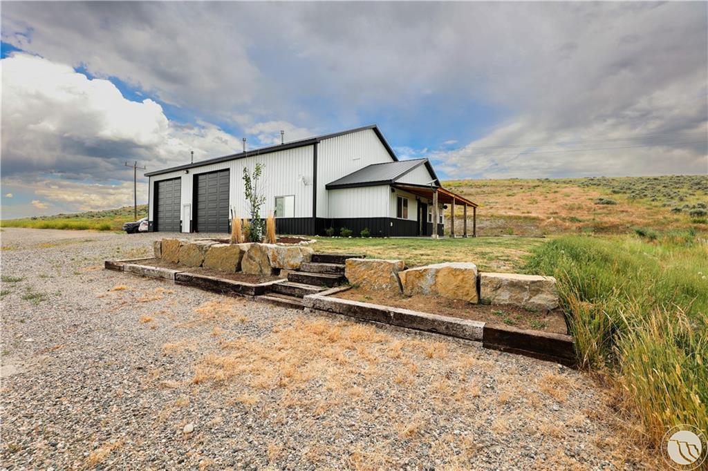 1720 Davis Creek Road Property Photo 1