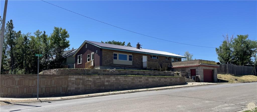 601 12th Avenue Property Photo 1