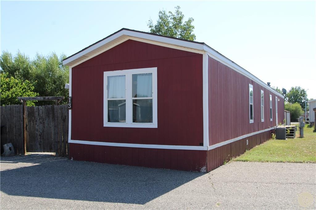 13 Hartland St N Property Photo 1