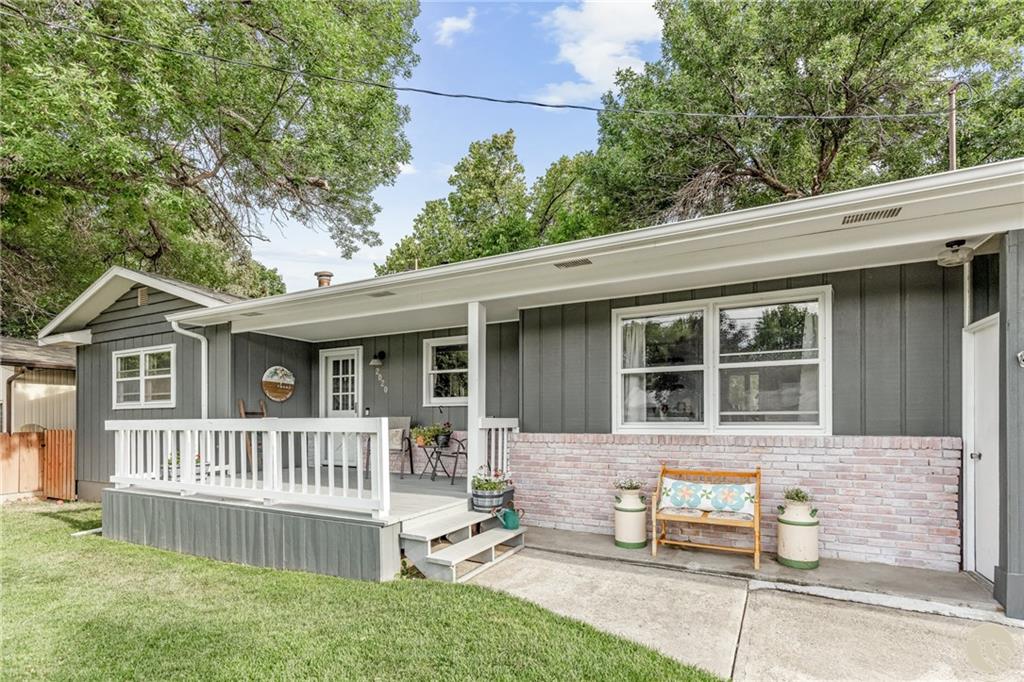 2020 Parkhill Drive Property Photo