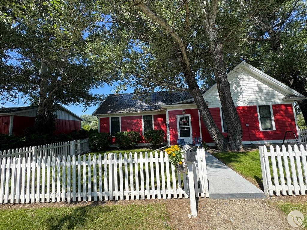 2822 S 35th Road Property Photo 1