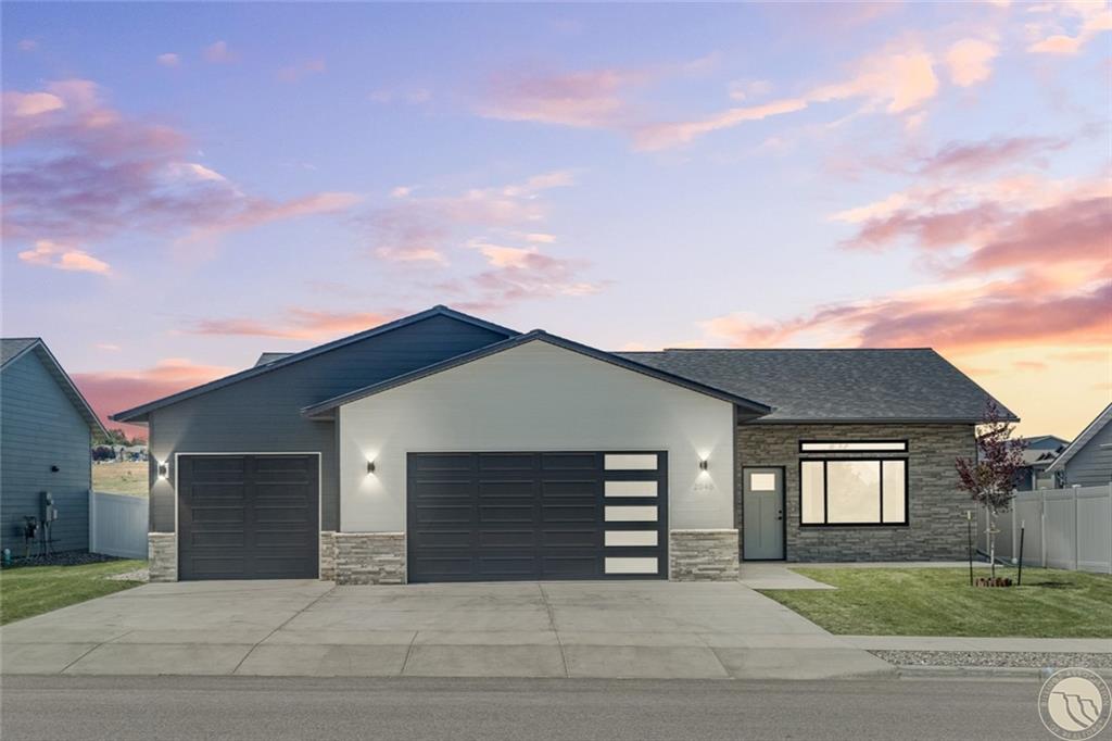 2048 Gleneagles Boulevard Property Photo 1