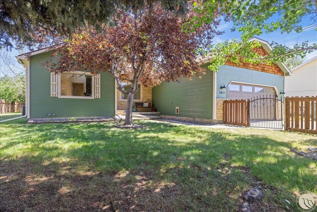 2311 Hyacinth Property Photo 1