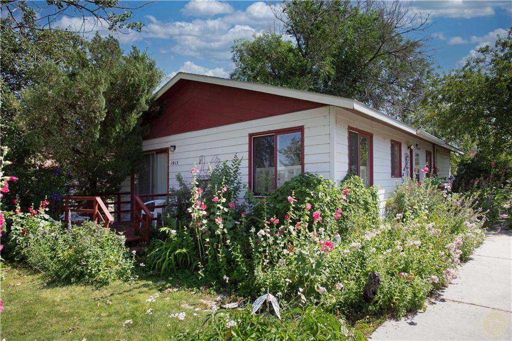 1017 N Crawford Avenue Property Photo 1