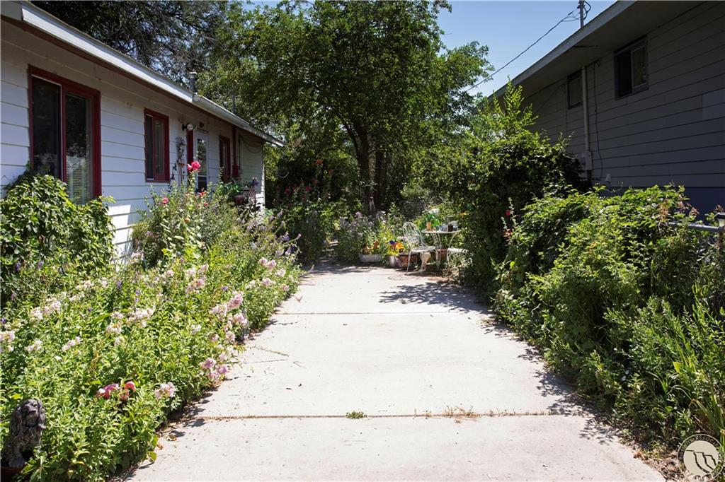 1017 N Crawford Avenue Property Photo 2