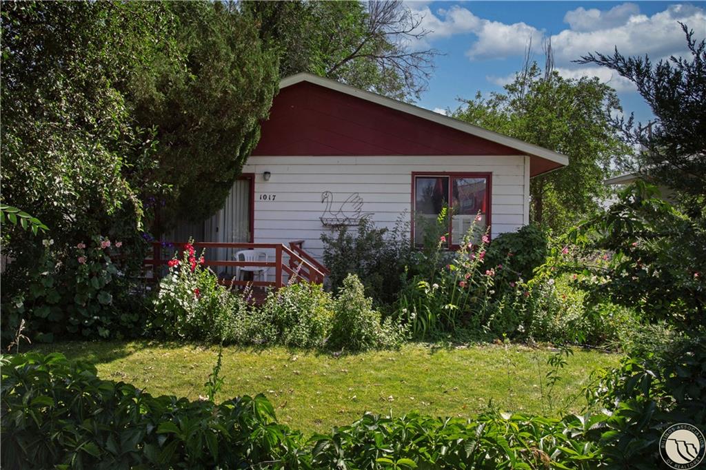 1017 N Crawford Avenue Property Photo 3
