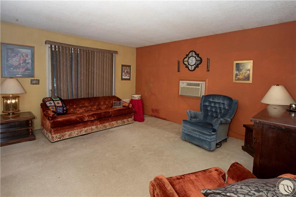 1017 N Crawford Avenue Property Photo 24