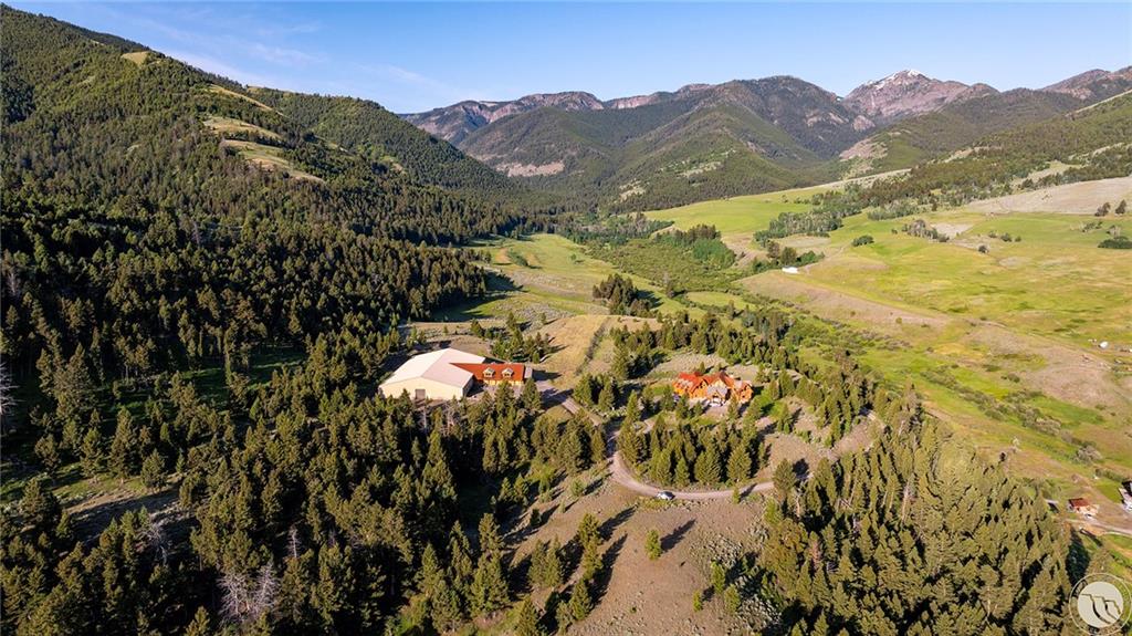 569/571 Cinnabar Basin Property Photo 1