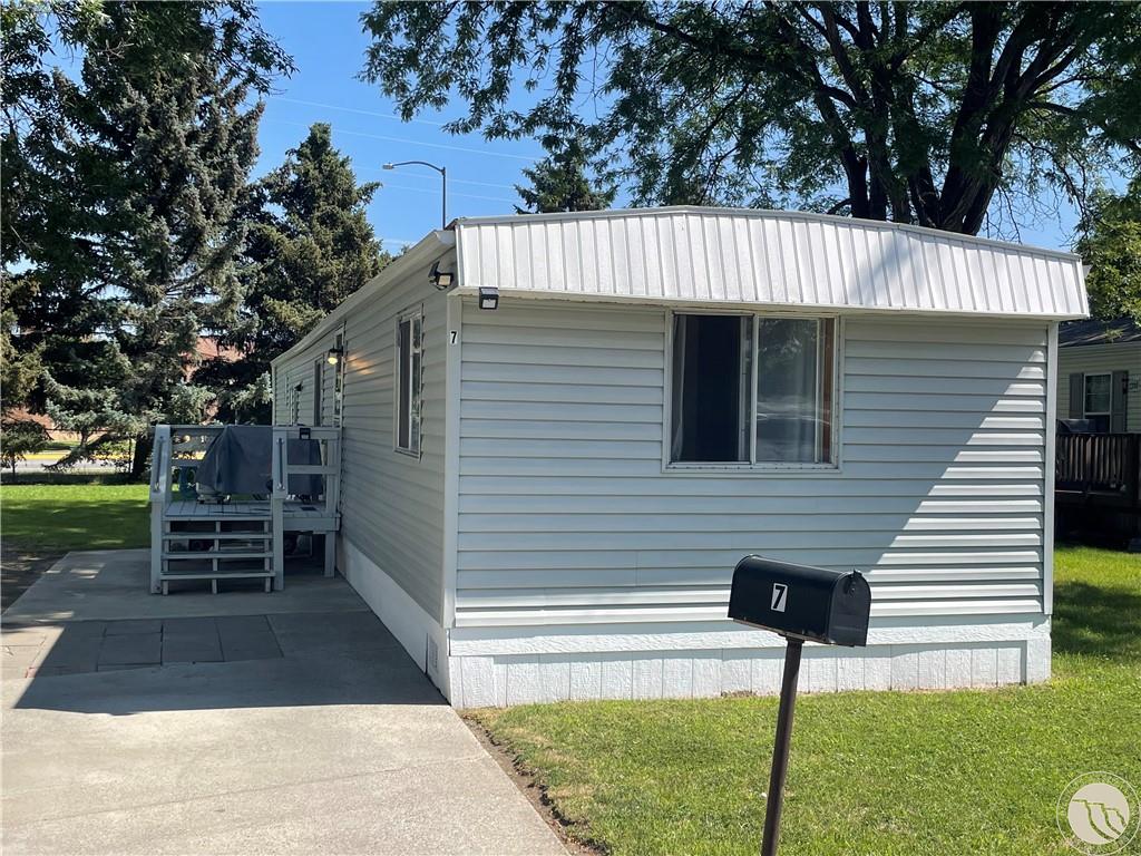 7 W Meadows Property Photo 1