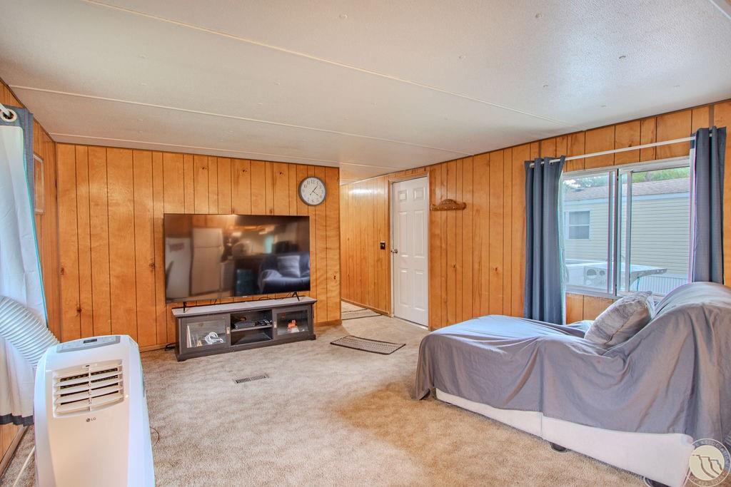 7 W Meadows Property Photo 2