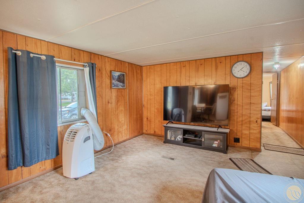 7 W Meadows Property Photo 4