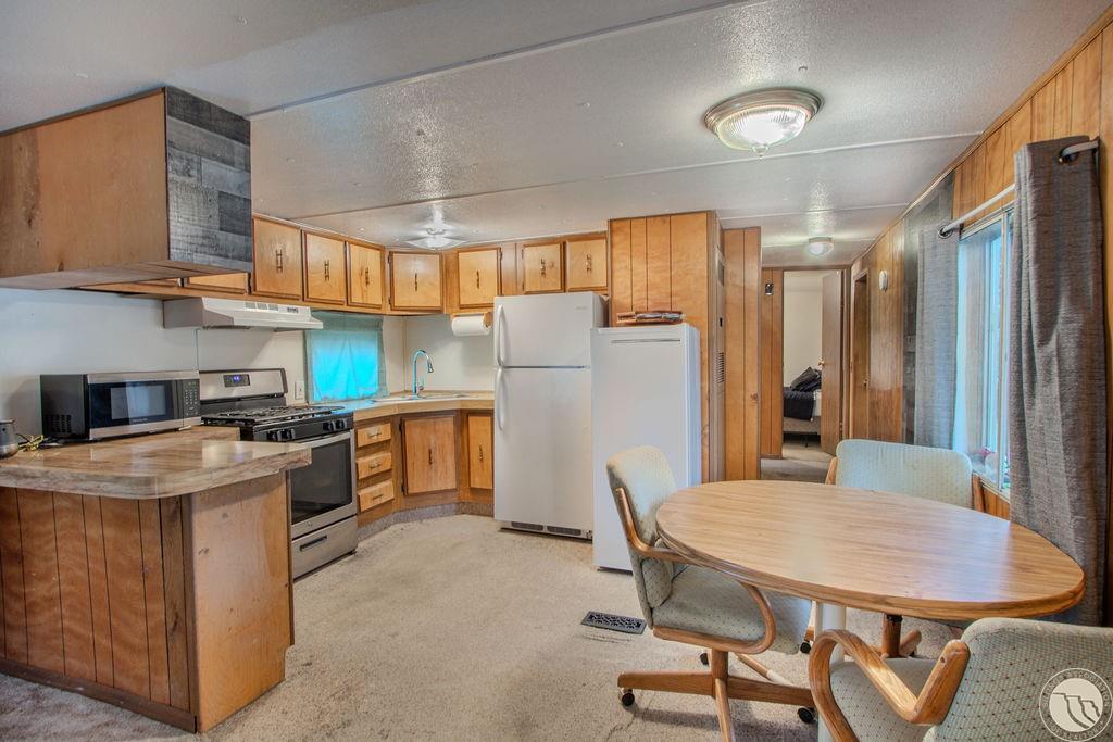 7 W Meadows Property Photo 5