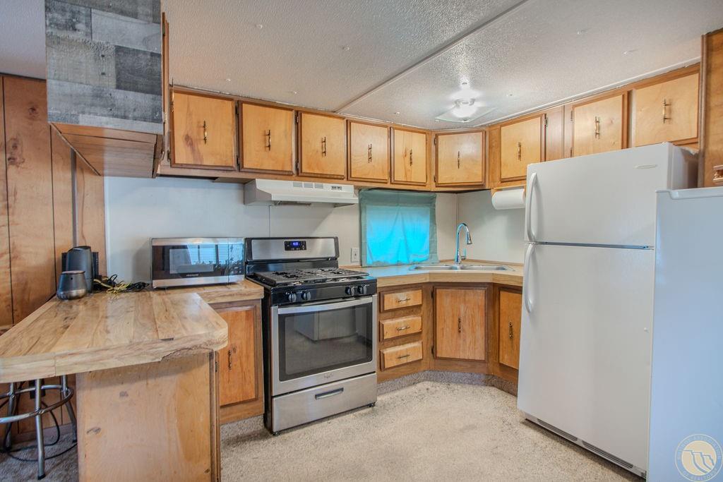 7 W Meadows Property Photo 6