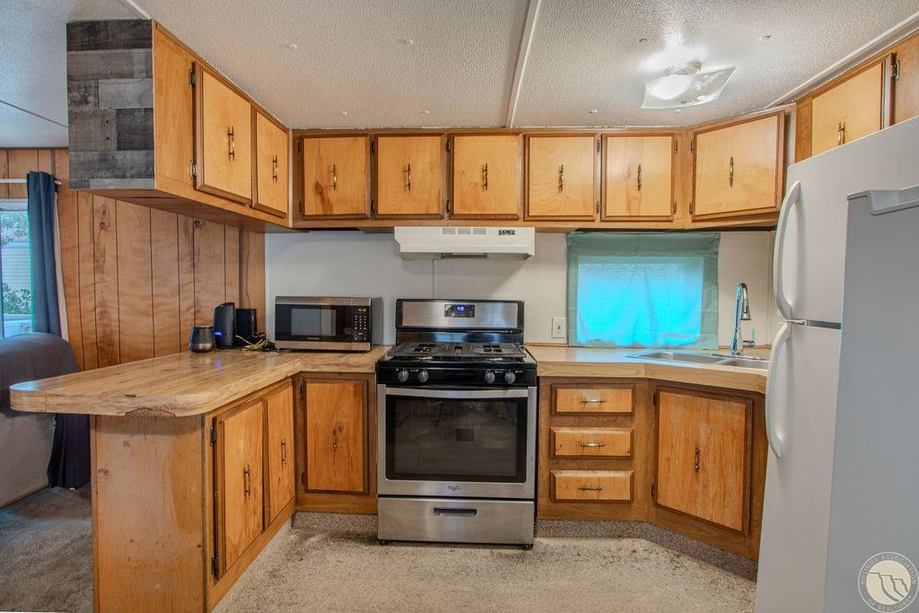 7 W Meadows Property Photo 8