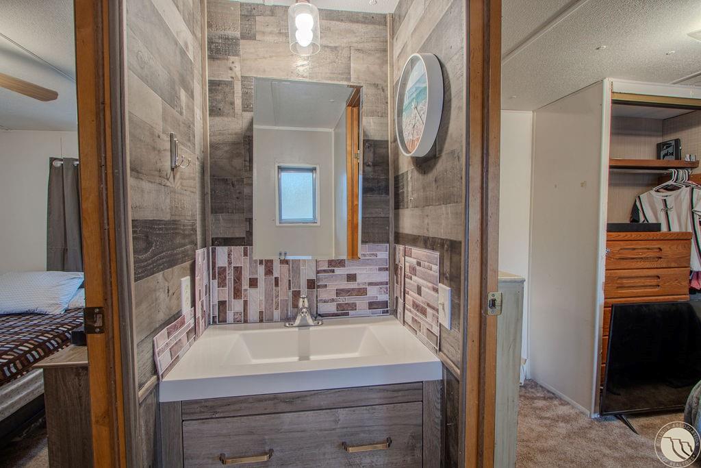 7 W Meadows Property Photo 22