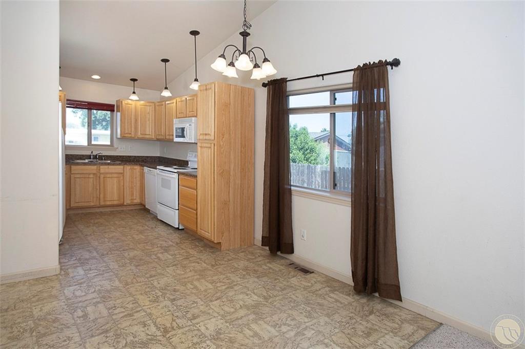 4429 Lux Avenue Property Photo 6