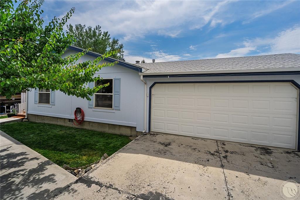 1033 Woodbine Creek Drive Property Photo 1