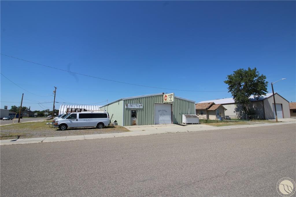 110 N Crow Avenue Property Photo 1
