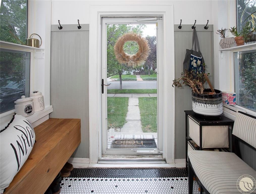 229 Avenue B Property Photo 3