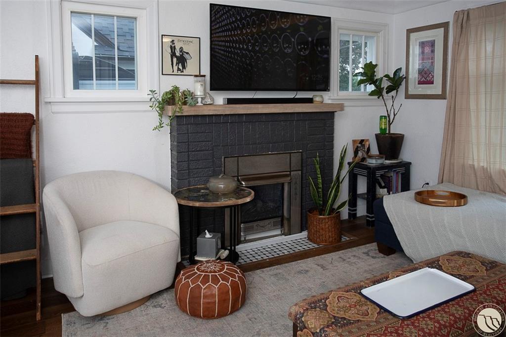 229 Avenue B Property Photo 6