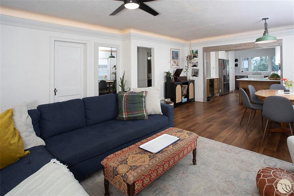 229 Avenue B Property Photo 7