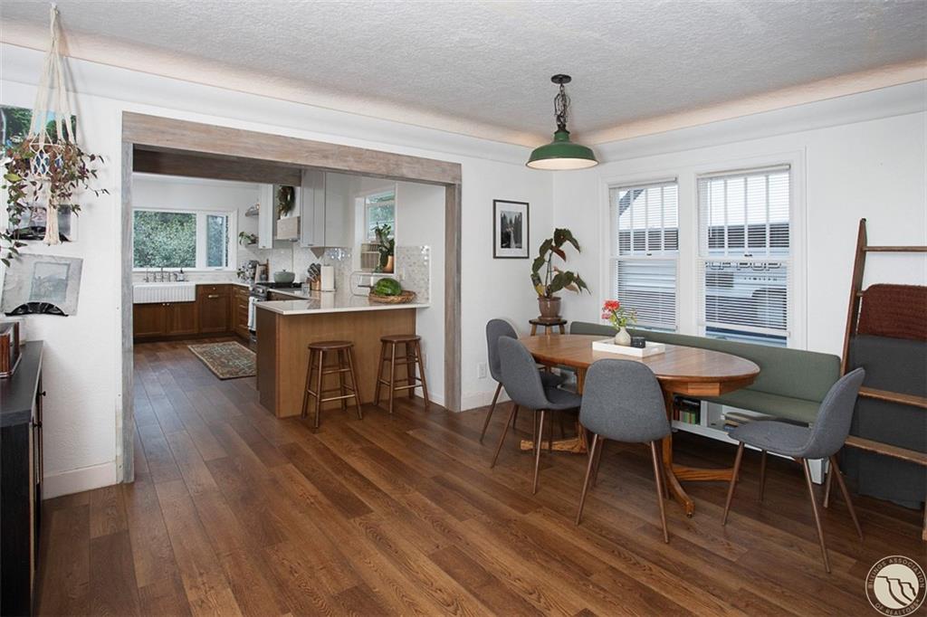 229 Avenue B Property Photo 10